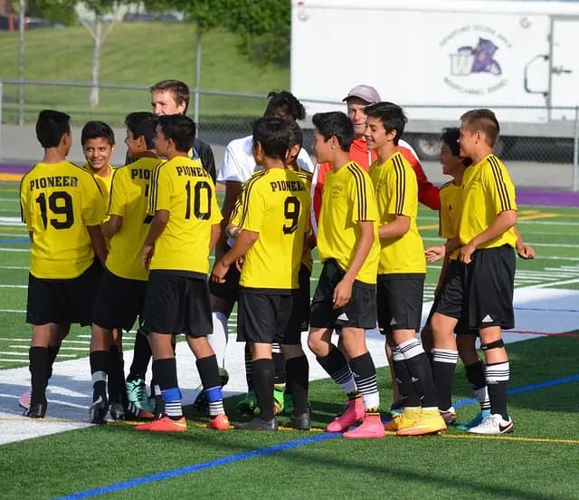 How to Foster Team Cohesion Through Coaching